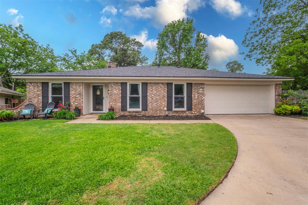 608 Spring Lake Drive Property Photo 1