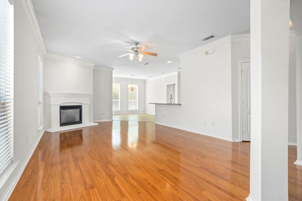 5924 Center Ridge Drive Property Photo 5