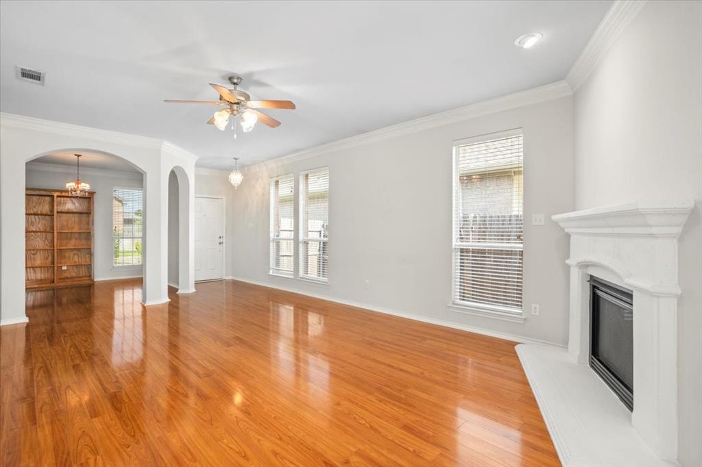 5924 Center Ridge Drive Property Photo 6