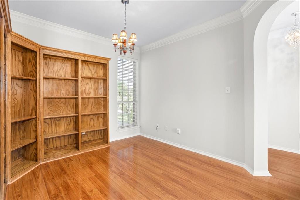 5924 Center Ridge Drive Property Photo 8