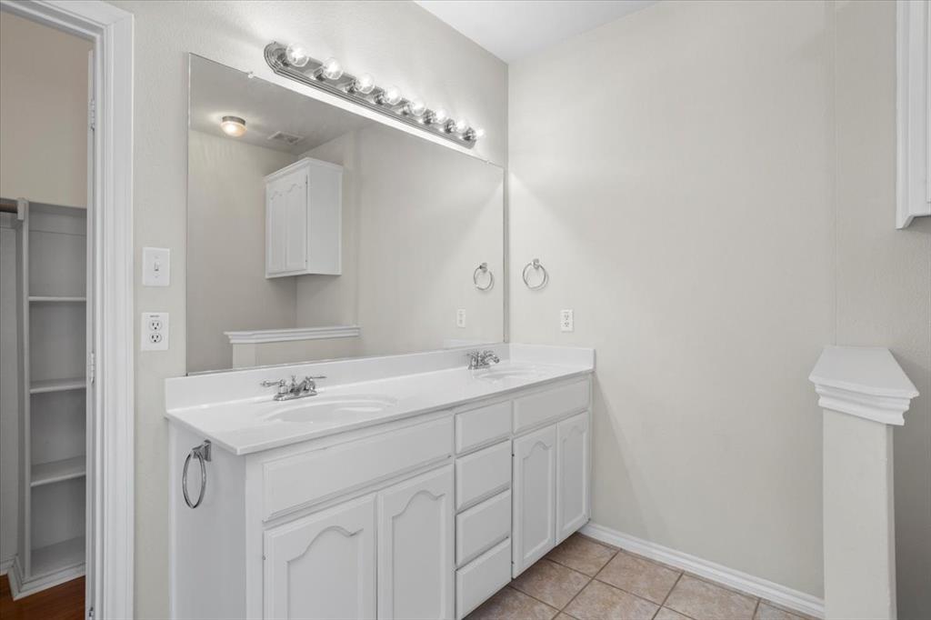 5924 Center Ridge Drive Property Photo 19