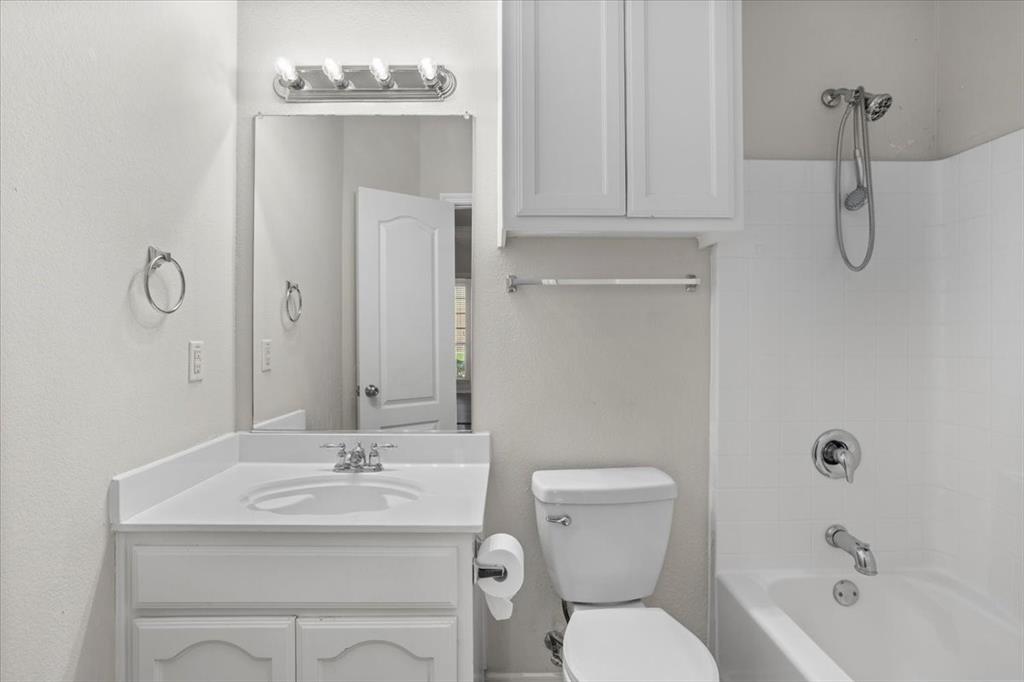 5924 Center Ridge Drive Property Photo 20