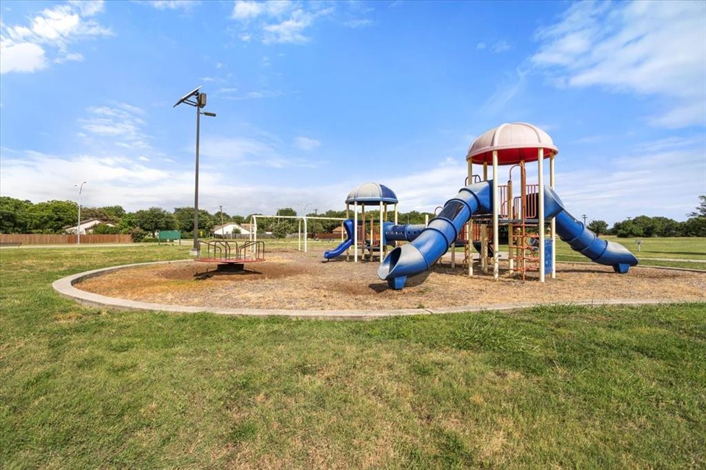 5924 Center Ridge Drive Property Photo 33