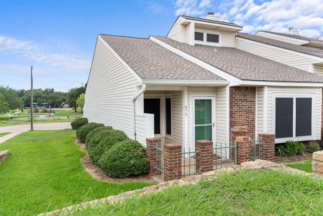 872 Creekside Drive Property Photo 1