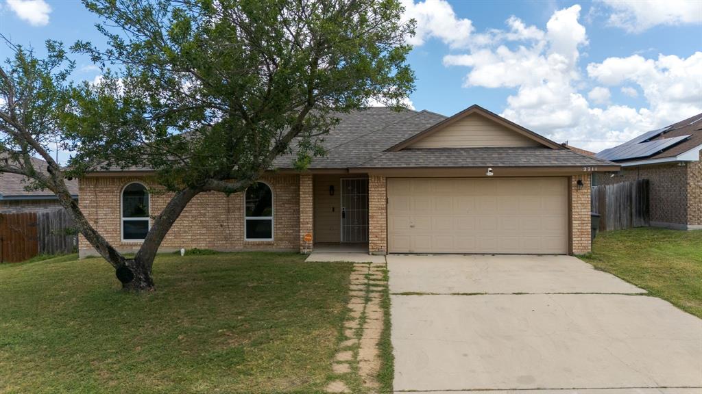2711 Hemlock Drive Property Photo 1