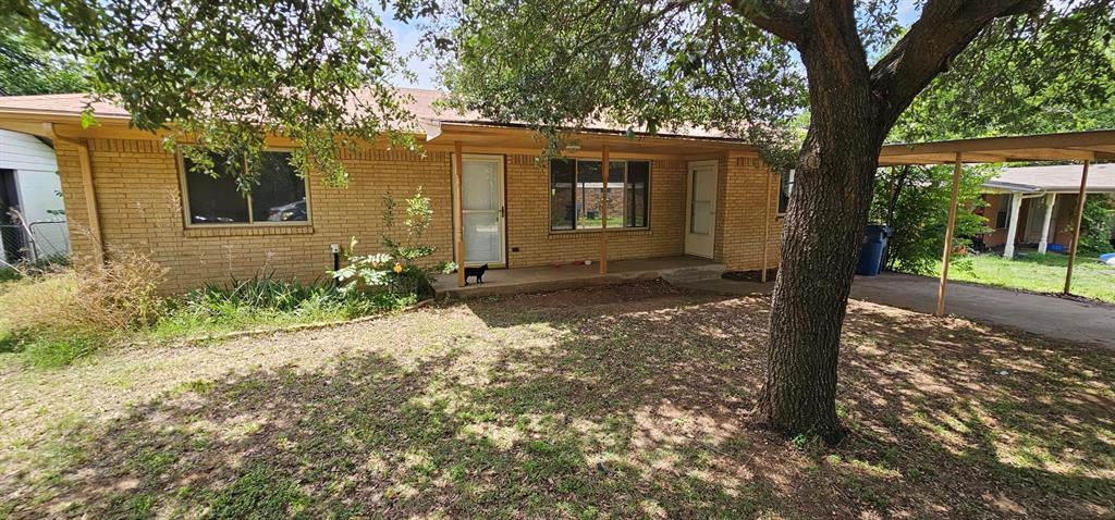 220 W Val Verde Circle Property Photo 1