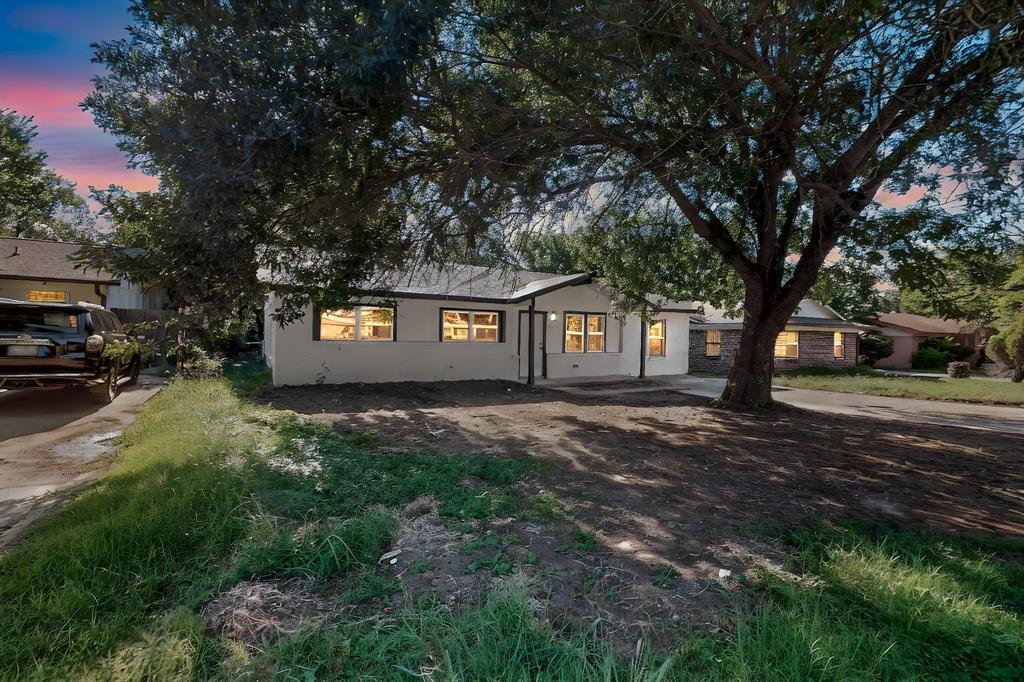 385 Crusader Drive Property Photo 1