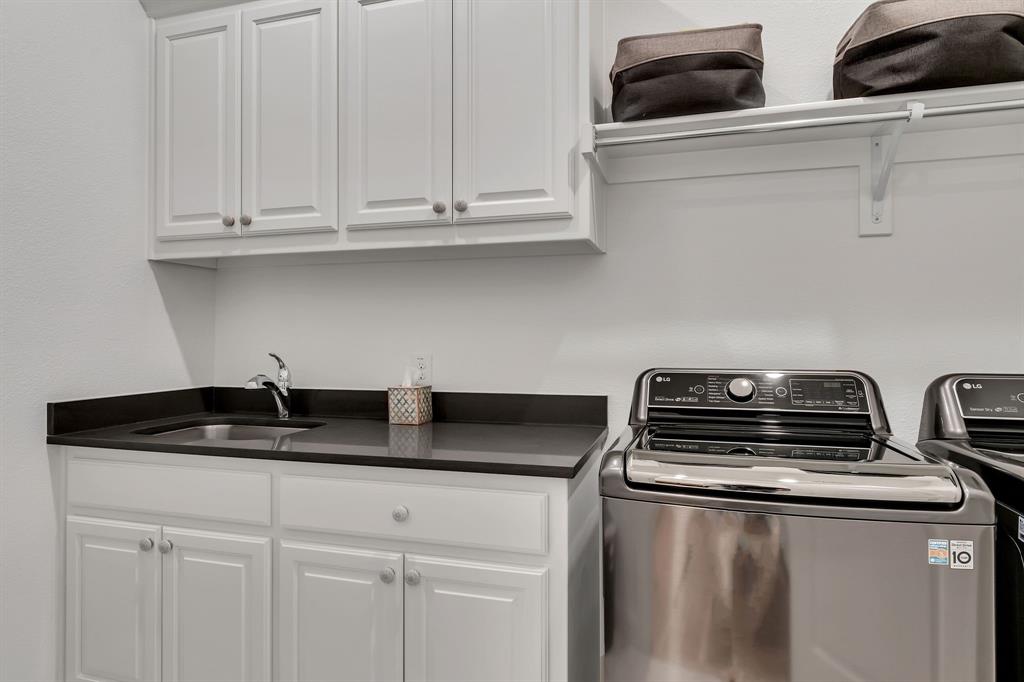 8516 Autumn Lake Trail Property Photo 13