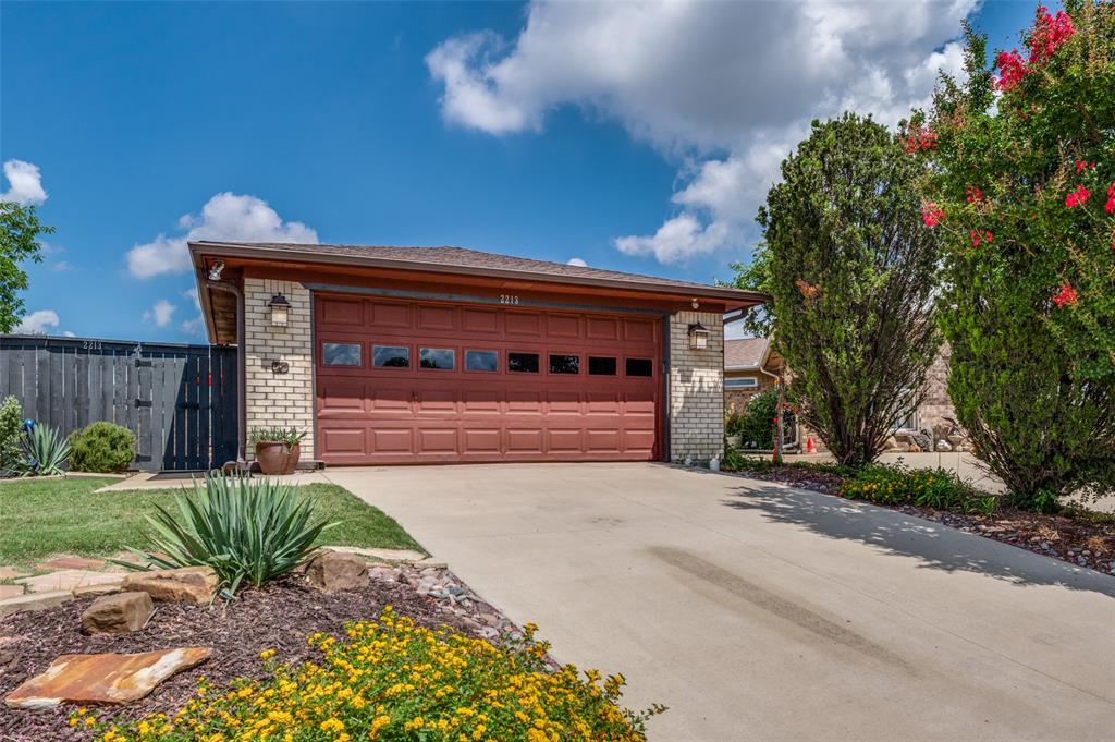 2213 Jamestown Court Property Photo 1