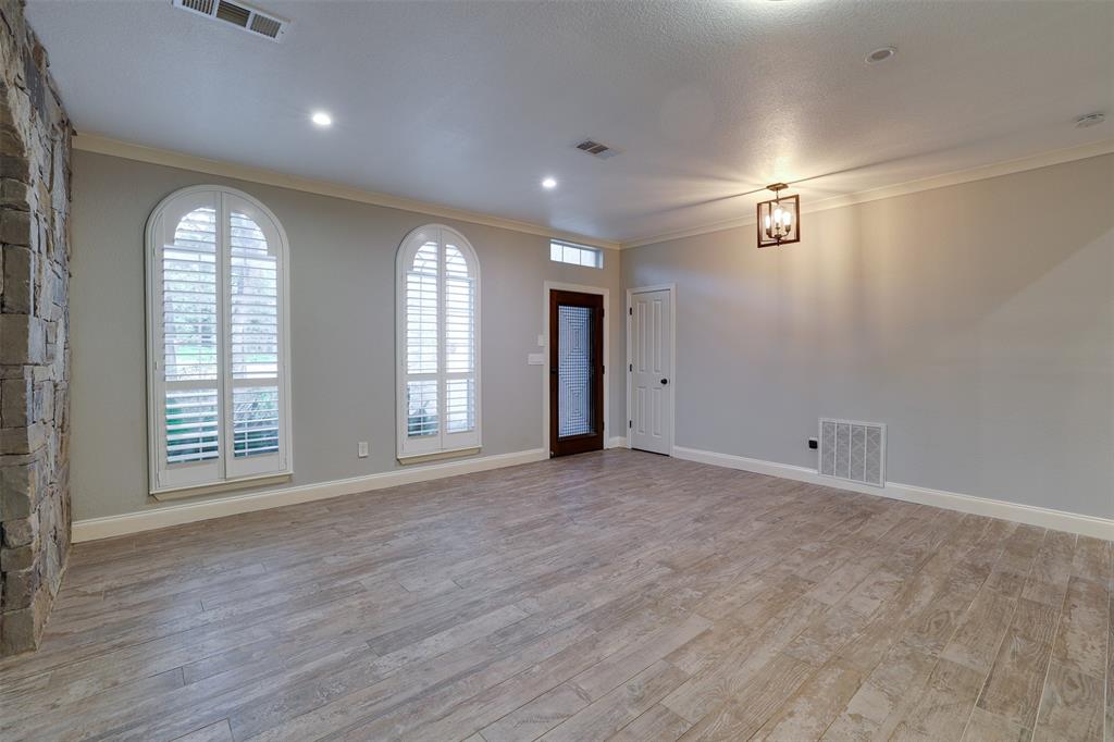 4502 Ridgecrest Drive Property Photo 3