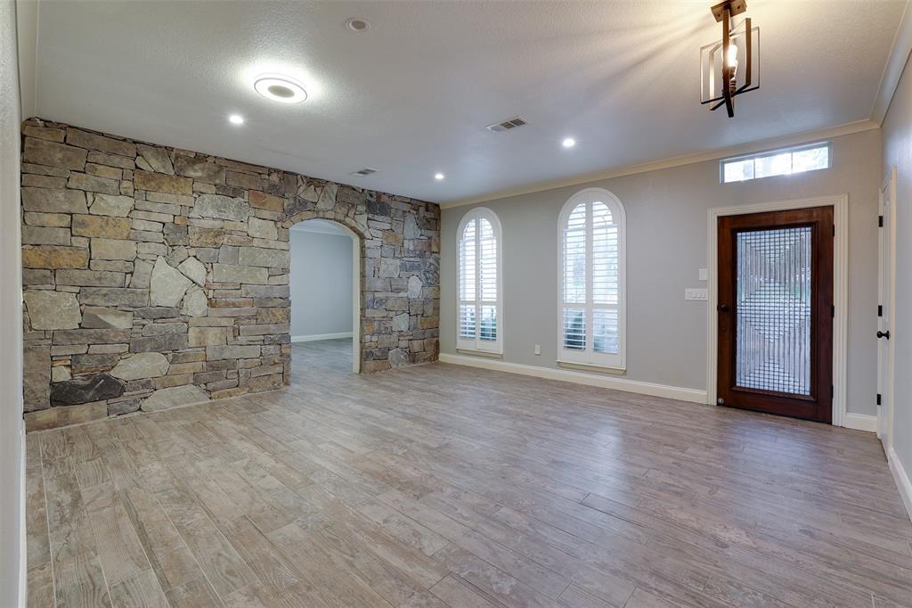 4502 Ridgecrest Drive Property Photo 4