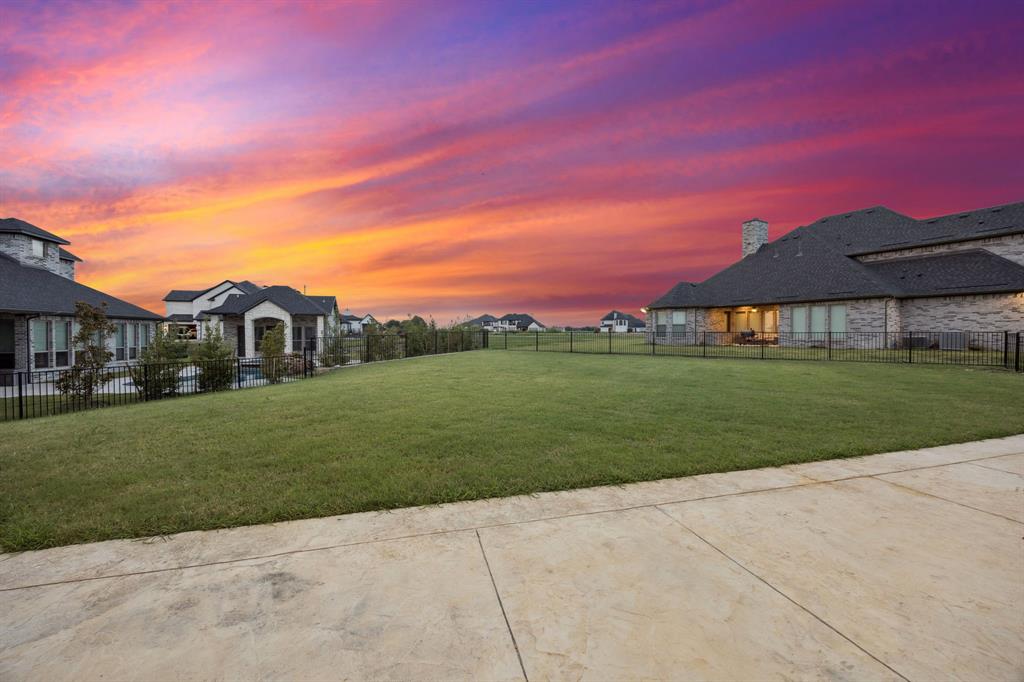 1933 Noe Boulevard Property Photo 4