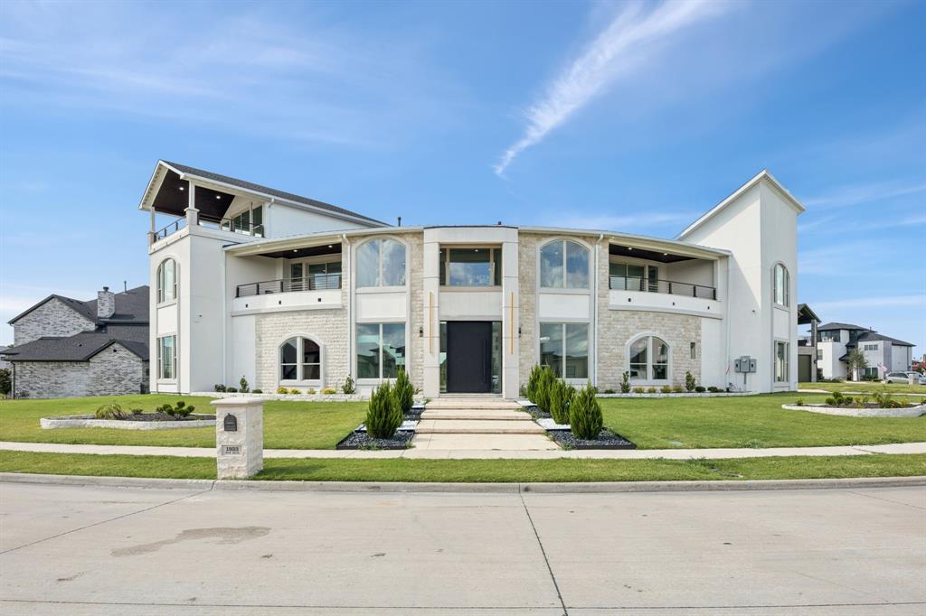 1933 Noe Boulevard Property Photo 6