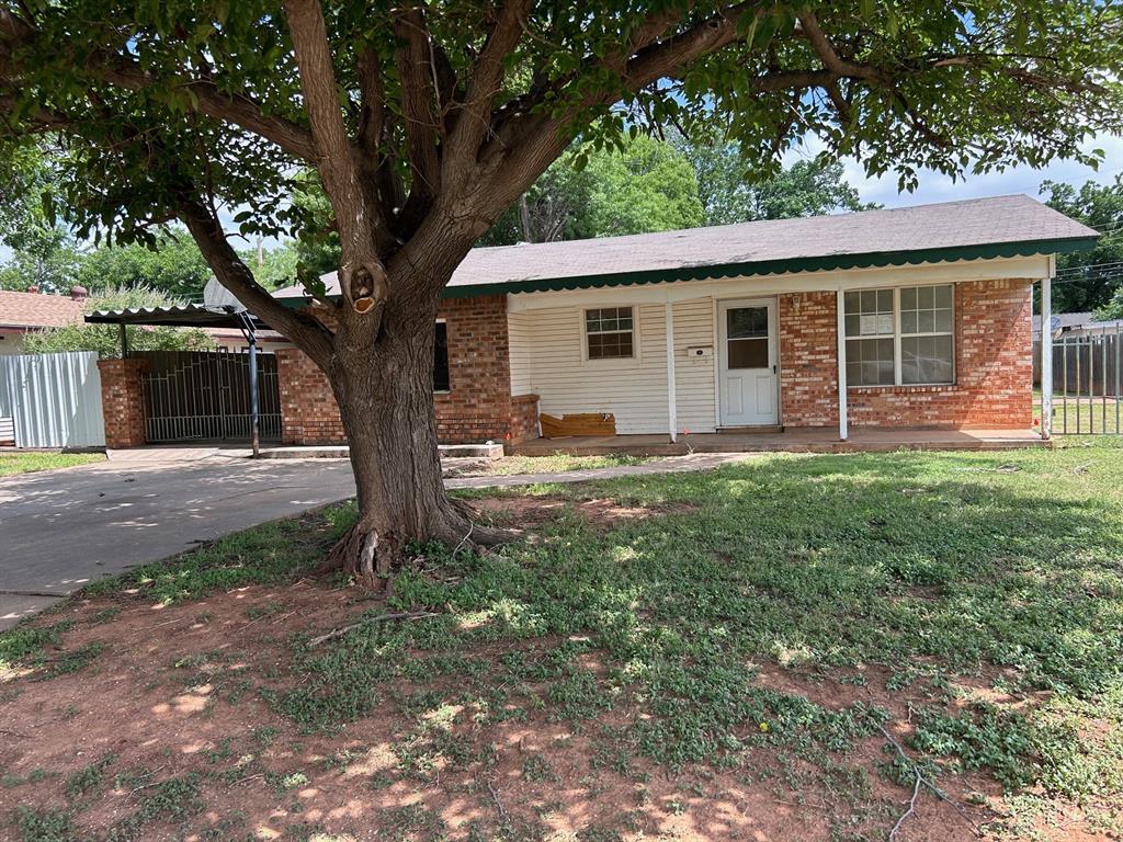 3210 Ivy Lane Property Photo 1