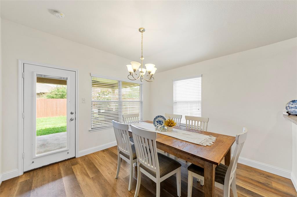 1514 Greenbrier Drive Property Photo 10