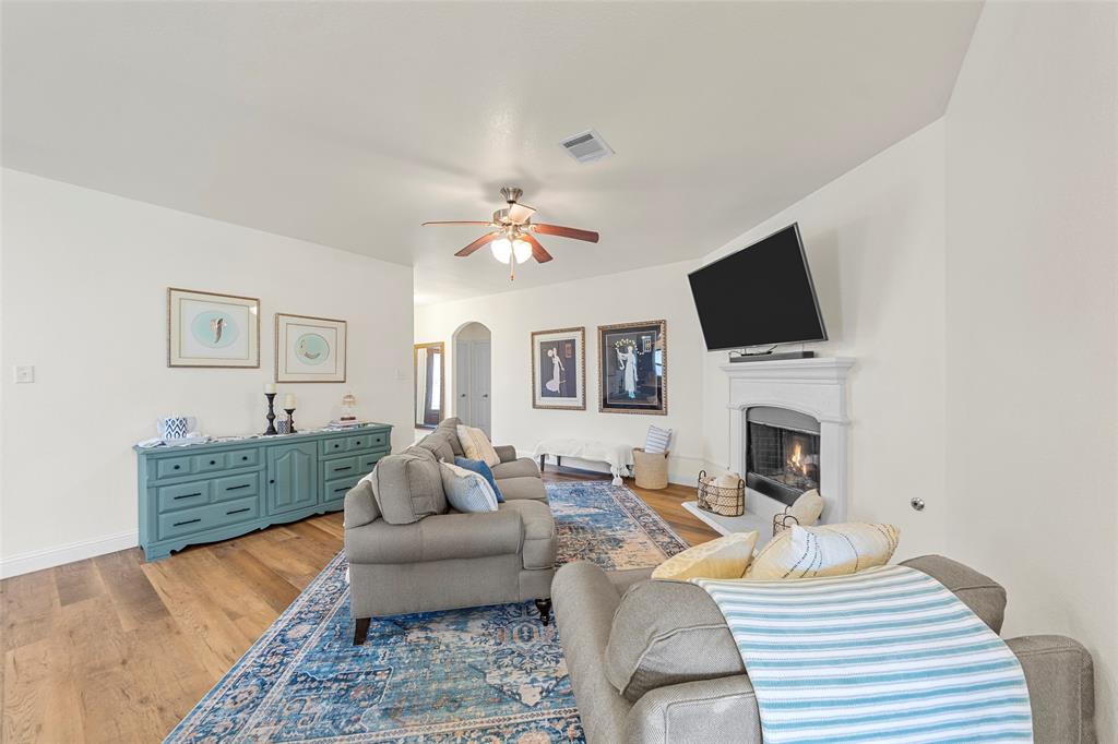 1514 Greenbrier Drive Property Photo 13