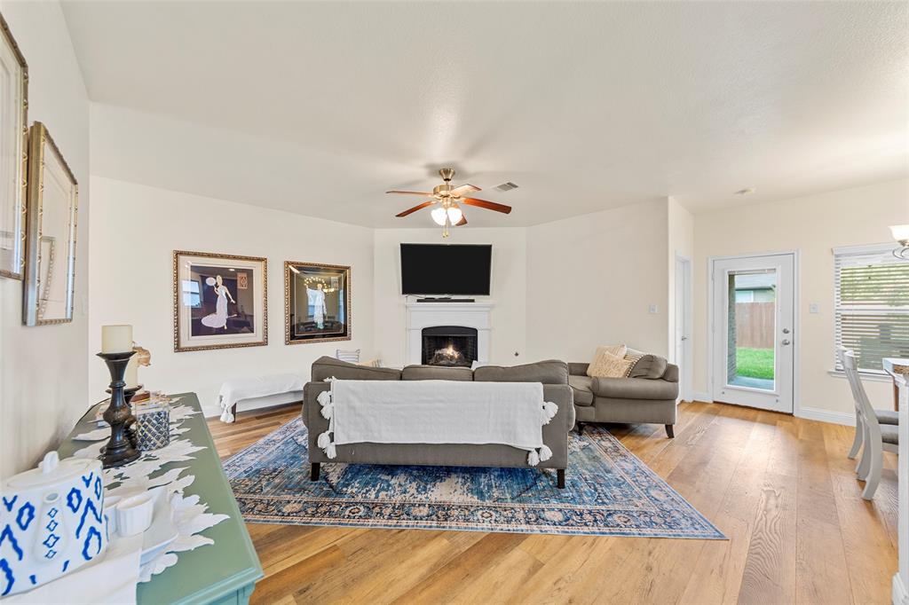 1514 Greenbrier Drive Property Photo 15