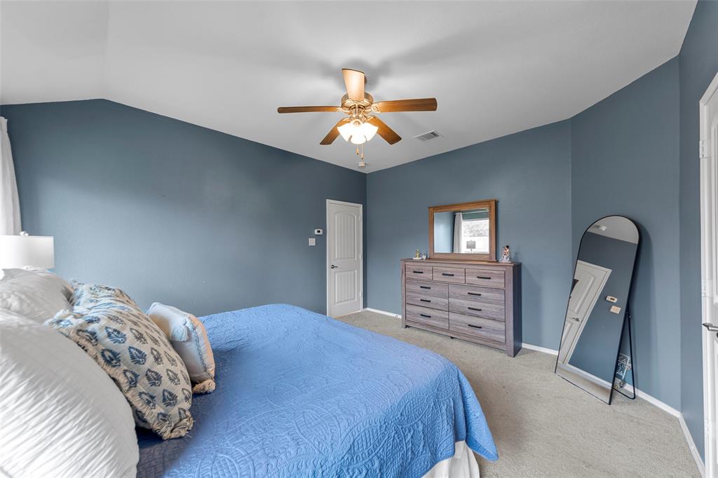 1514 Greenbrier Drive Property Photo 17
