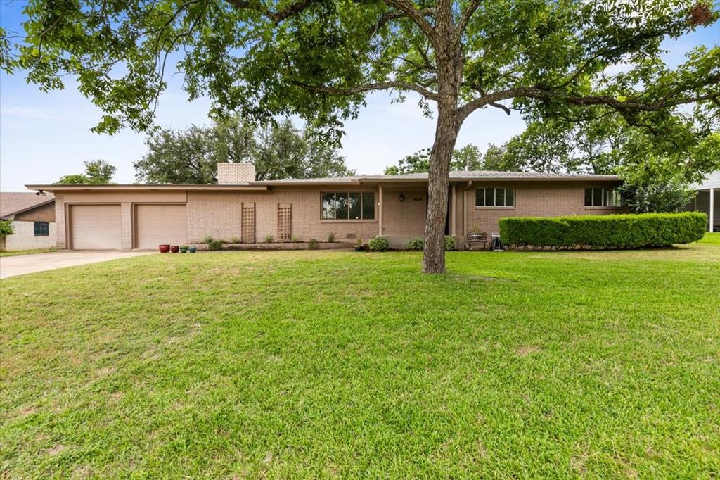 4204 Spruce Terrace Avenue Property Photo 1