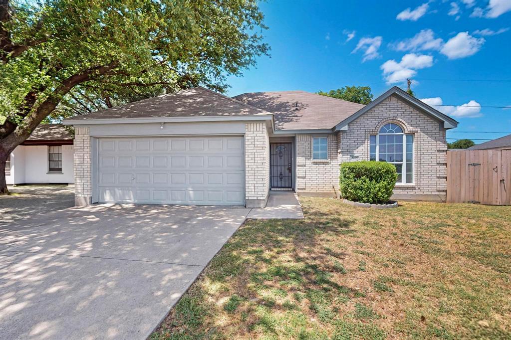 1320 California Parkway Property Photo 1