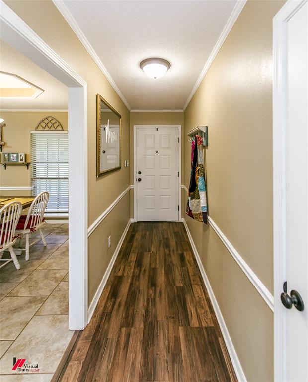 109 Woodcrest Drive Property Photo 6