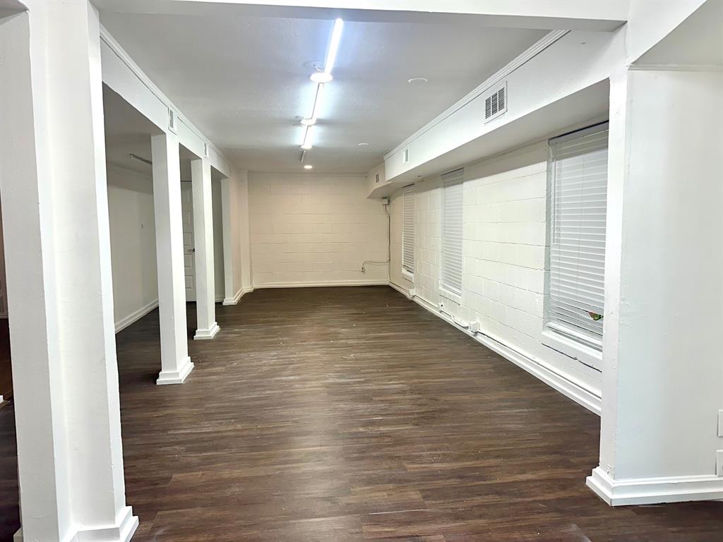 212 S Main Street Property Photo 10