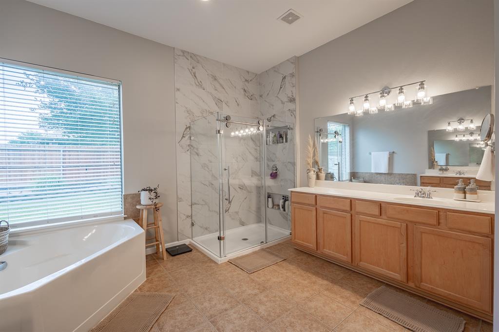 134 Fox Hollow Boulevard Property Photo 20
