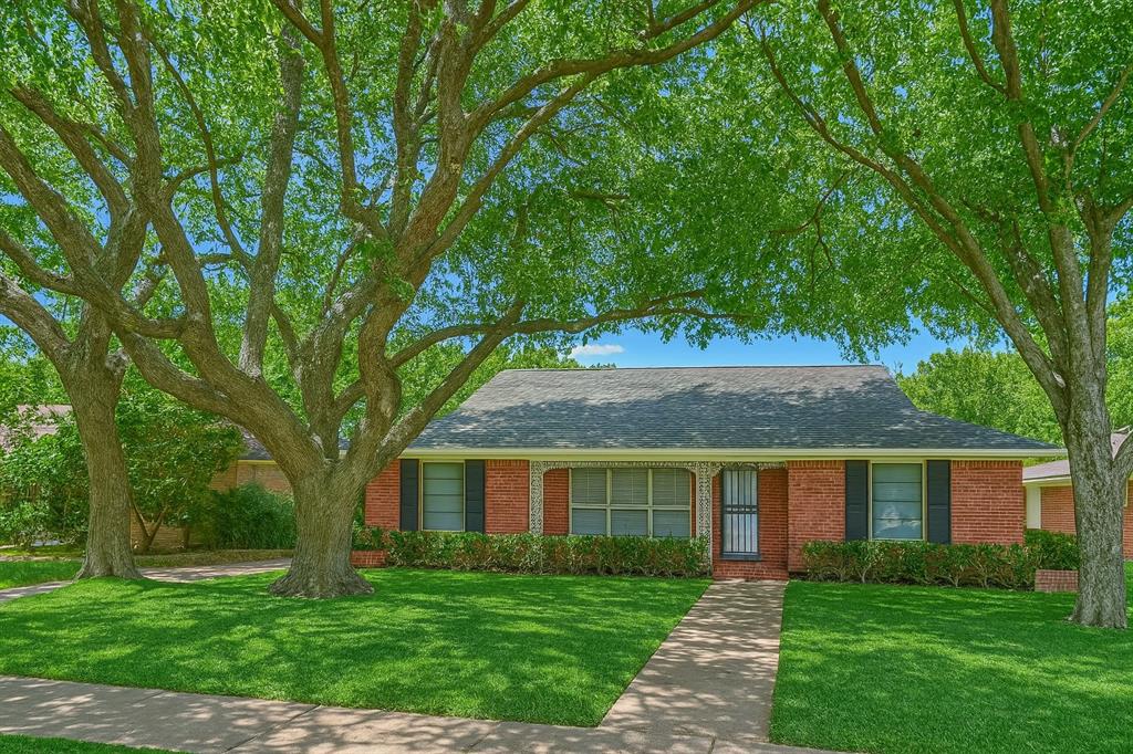 6729 Ravendale Lane Property Photo 1