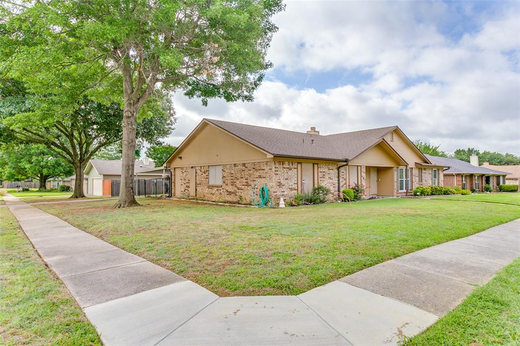 818 Blessing Creek Drive Property Photo 1