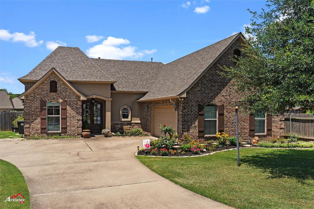 102 Lauren Circle Property Photo 1