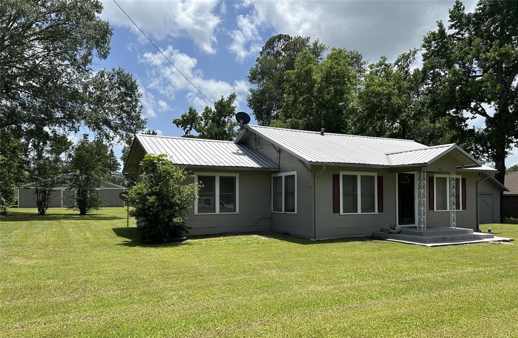 506 Clarksville Property Photo 1