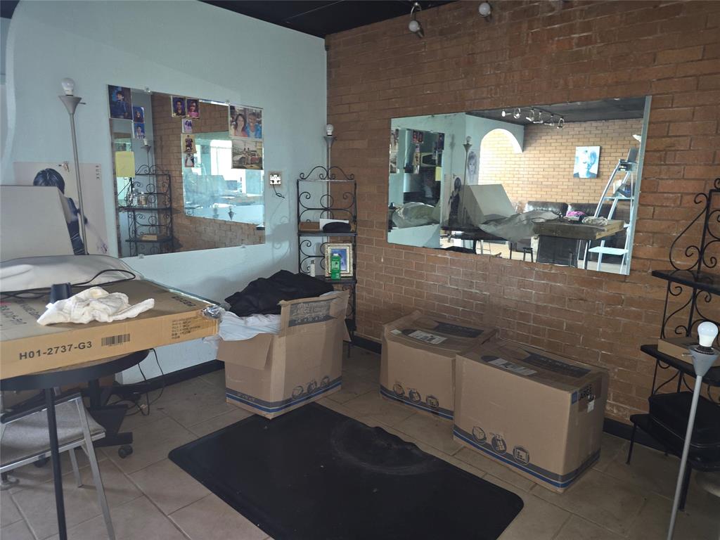 935 Olive Street Property Photo 11