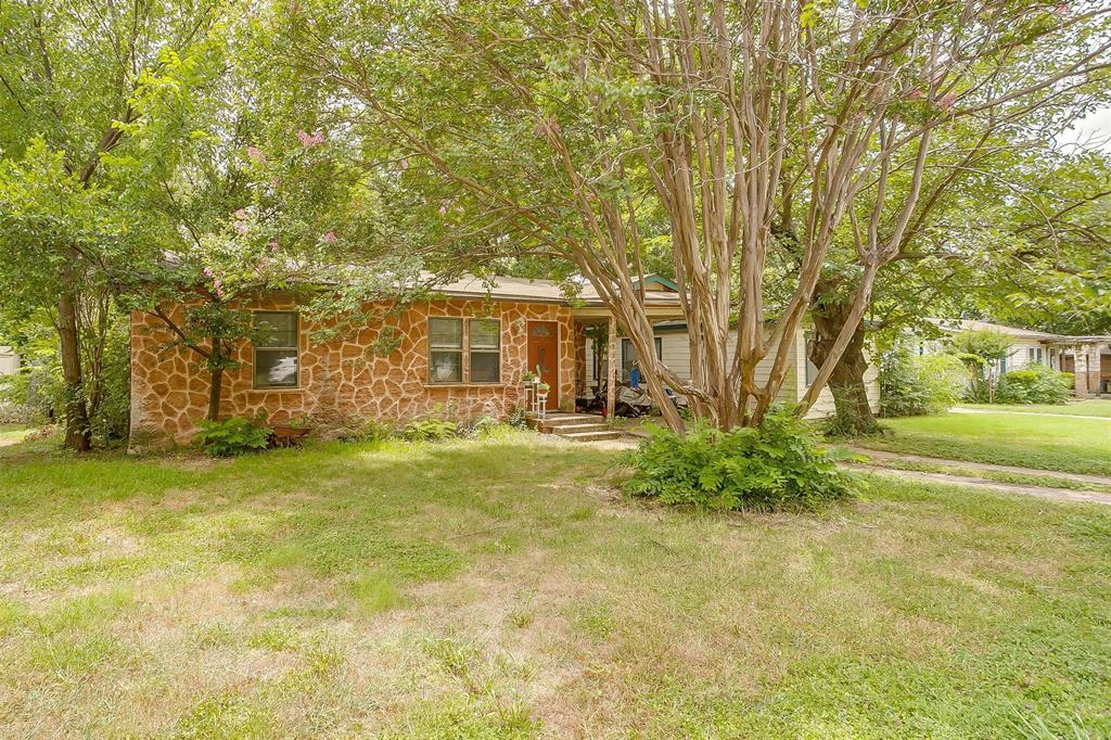 305 Willow Street Property Photo 1