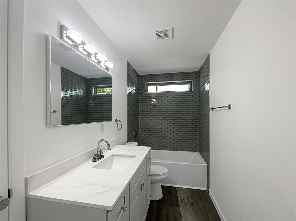 3018 Refugio Avenue Property Photo 7