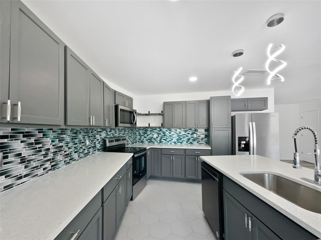 3018 Refugio Avenue Property Photo 12
