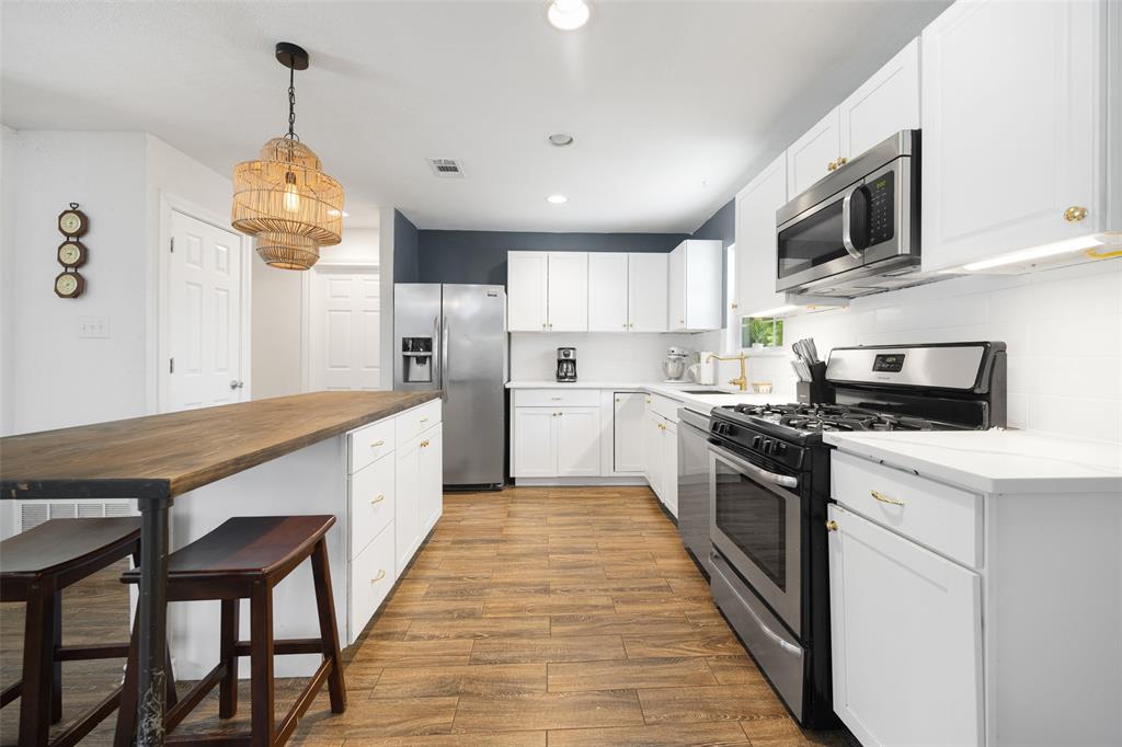 1032 Kings Row Property Photo 8
