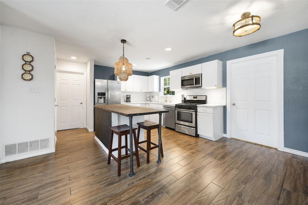 1032 Kings Row Property Photo 10