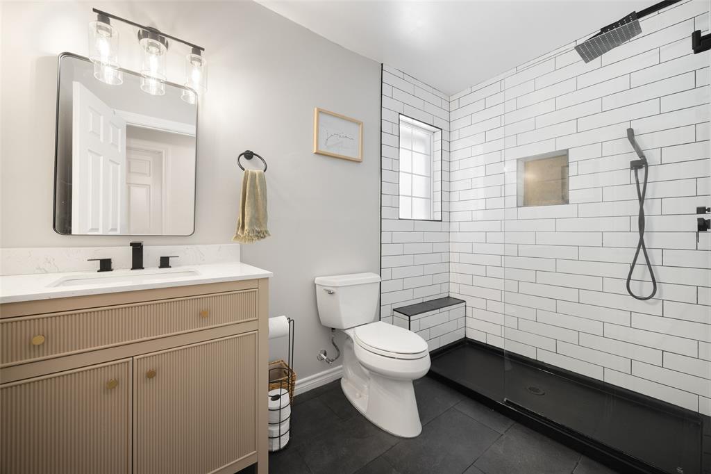 1032 Kings Row Property Photo 15