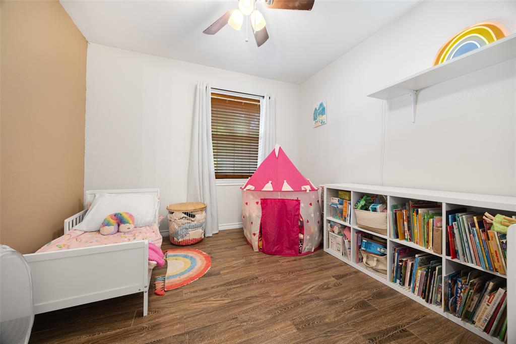 1032 Kings Row Property Photo 17