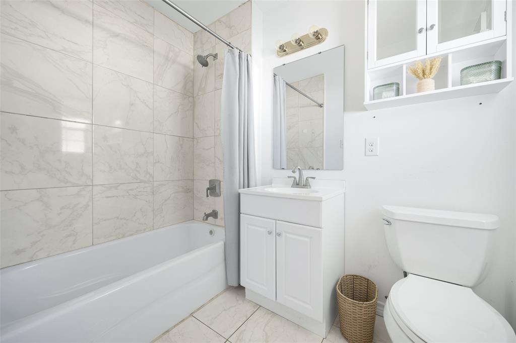 1032 Kings Row Property Photo 19
