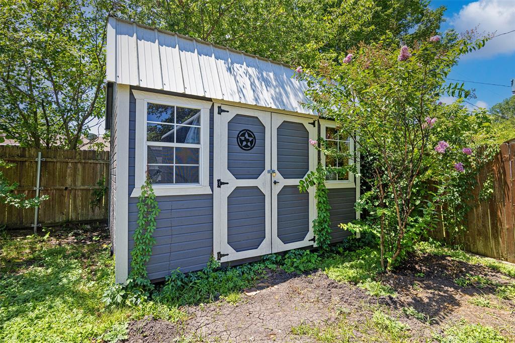 1032 Kings Row Property Photo 22