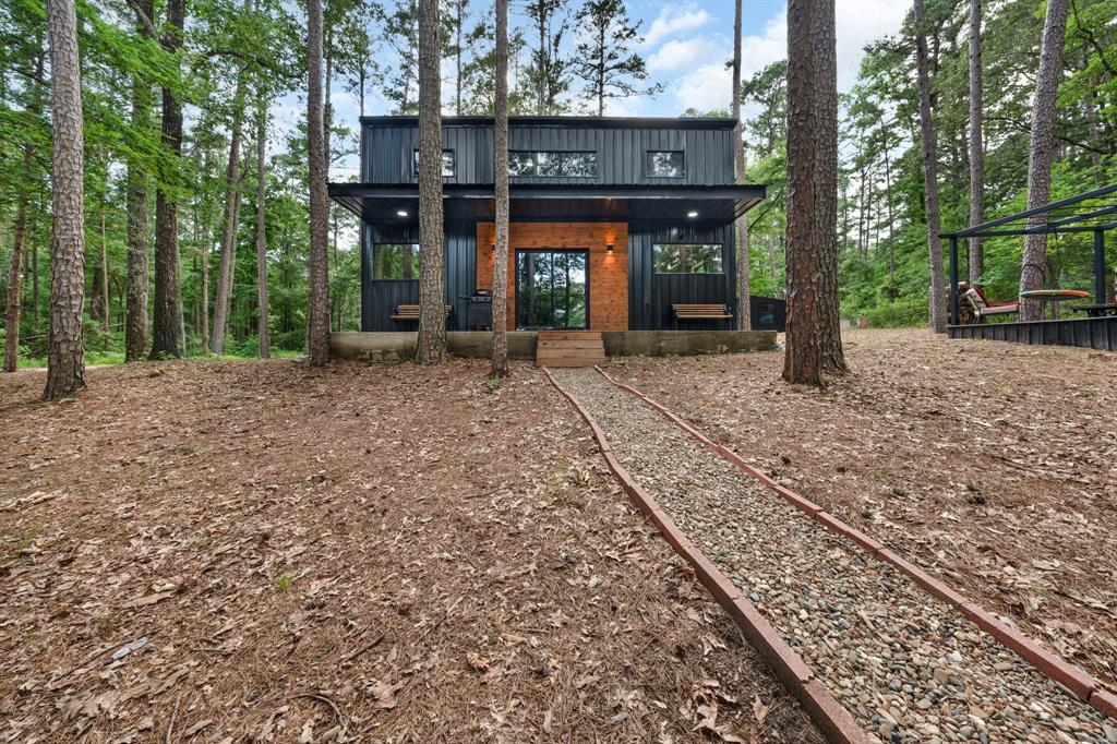 590 Private Road 8585