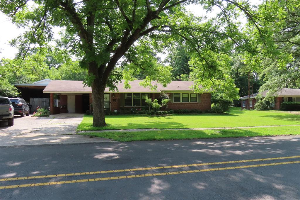 703 10th Street Property Photo 1