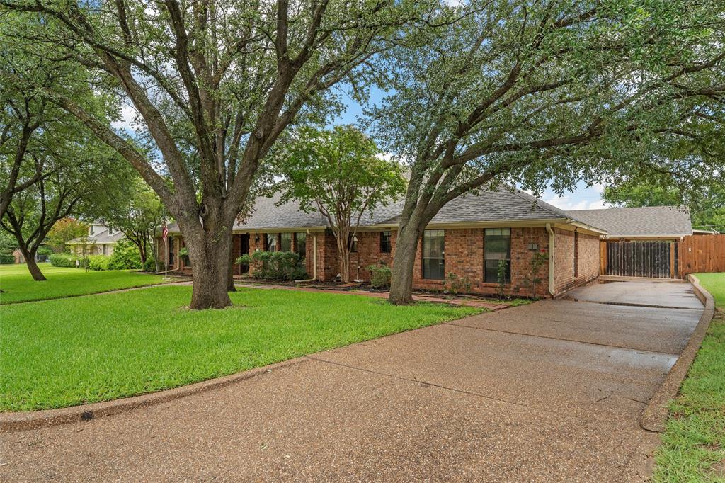 8216 Teakwood Drive Property Photo 2