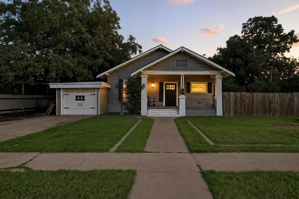 642 Victoria Street Property Photo 1