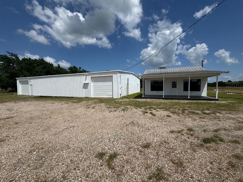 2107 S 19 & 24 Highway Property Photo 1