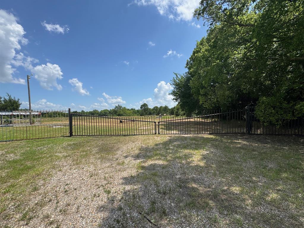 2107 S 19 & 24 Highway Property Photo 10