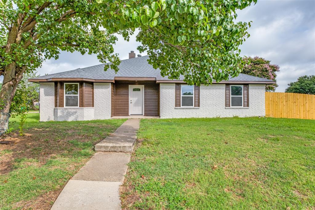2703 Hollow Bend Property Photo 1