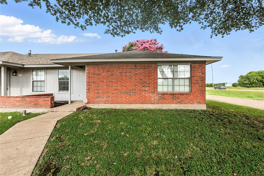 1701 Creekview Drive Property Photo 1