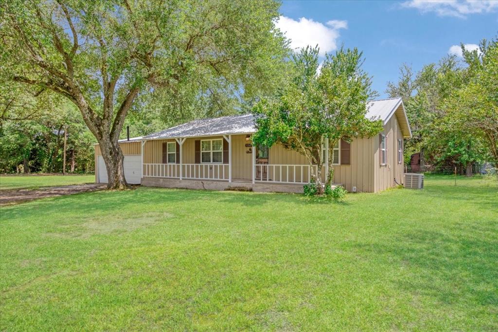 3268 Farm Road 1487 Property Photo 1